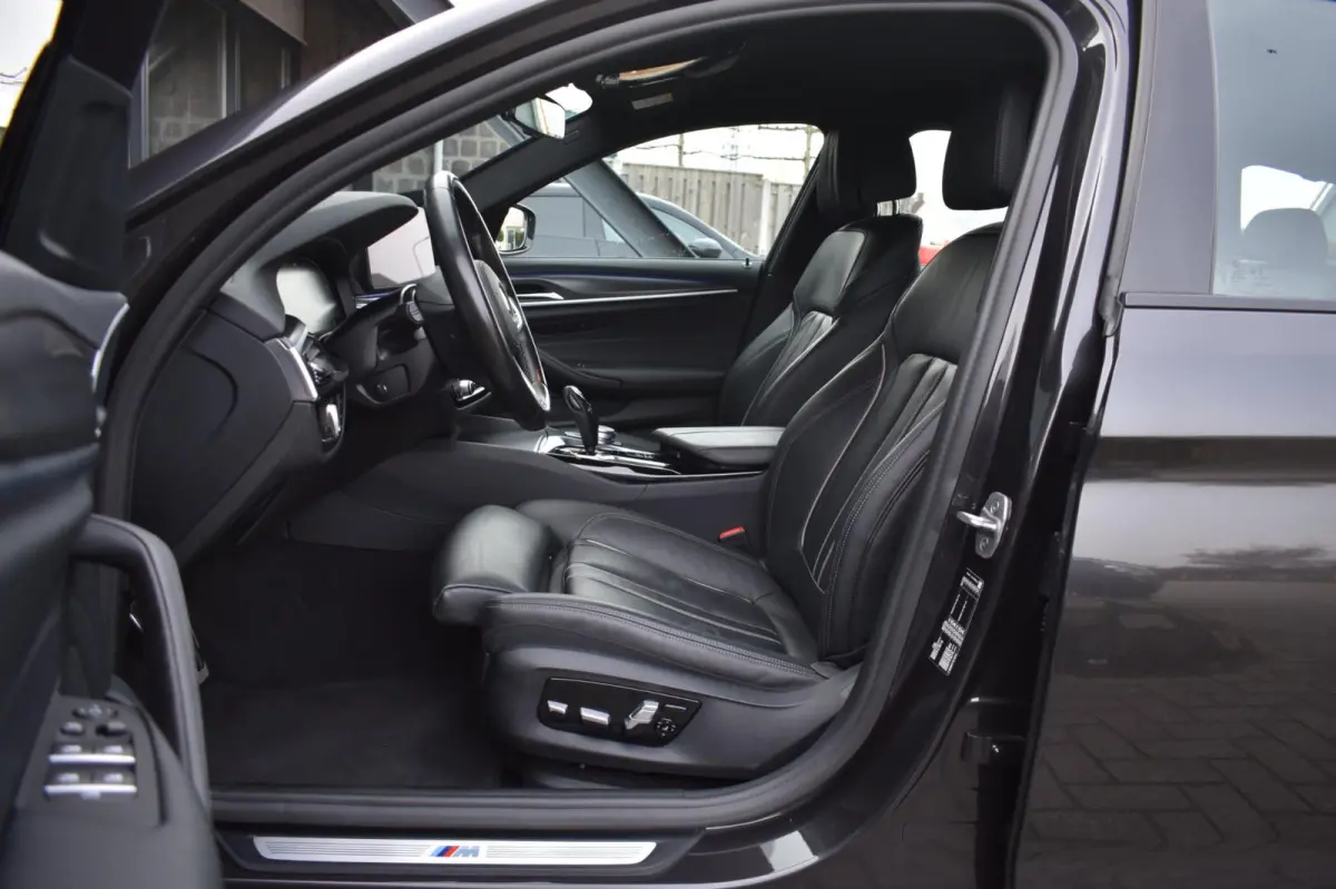 520i M-Sport | LASERLIGHT | NAP | DEALER ONDERHOUDEN | APPLE CARPLAY | ANDRIOD AUTO | SFEERVERLICHTING