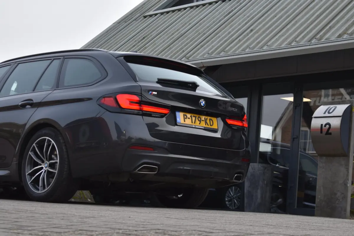 520i M-Sport | LASERLIGHT | NAP | DEALER ONDERHOUDEN | APPLE CARPLAY | ANDRIOD AUTO | SFEERVERLICHTING