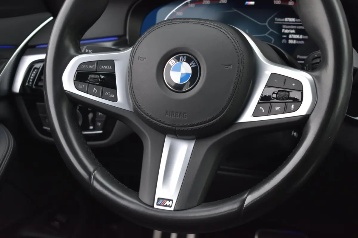 520i M-Sport | LASERLIGHT | NAP | DEALER ONDERHOUDEN | APPLE CARPLAY | ANDRIOD AUTO | SFEERVERLICHTING