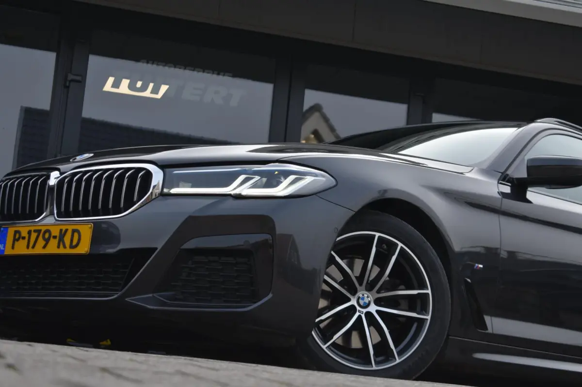 520i M-Sport | LASERLIGHT | NAP | DEALER ONDERHOUDEN | APPLE CARPLAY | ANDRIOD AUTO | SFEERVERLICHTING