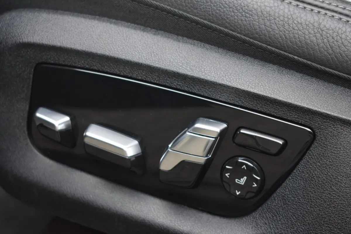 520i M-Sport | LASERLIGHT | NAP | DEALER ONDERHOUDEN | APPLE CARPLAY | ANDRIOD AUTO | SFEERVERLICHTING