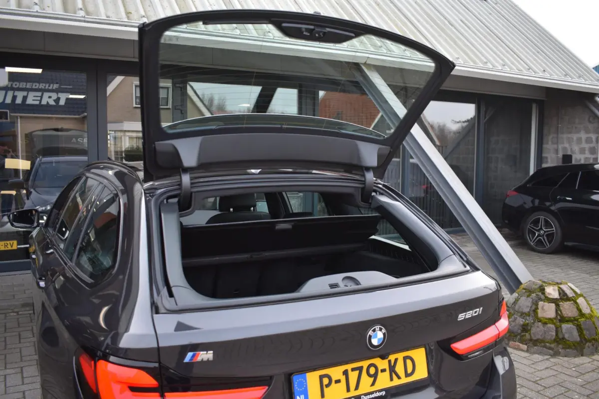 520i M-Sport | LASERLIGHT | NAP | DEALER ONDERHOUDEN | APPLE CARPLAY | ANDRIOD AUTO | SFEERVERLICHTING