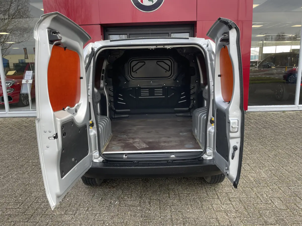 1.3 MJ Basis | Navigatie | Airco |