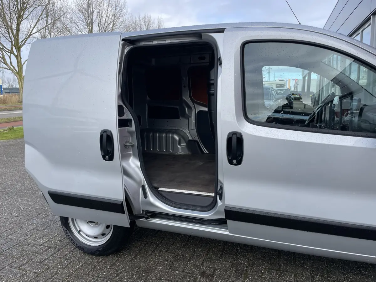 1.3 MJ Basis | Navigatie | Airco |