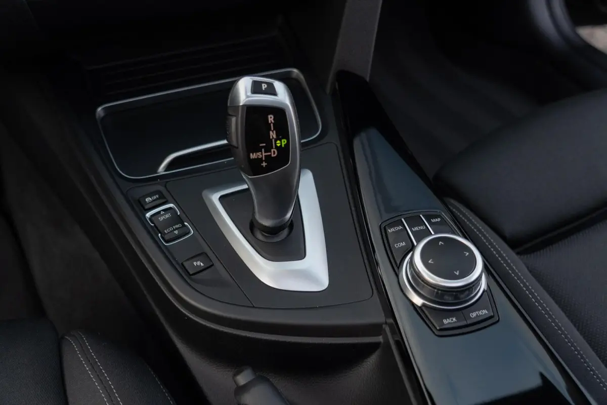 320d M Sport Edition|1ste Eig|Panoramadak|Trekhaak|LED|EURO 6|Automaat|Sportstoel|Dealer Onderhouden