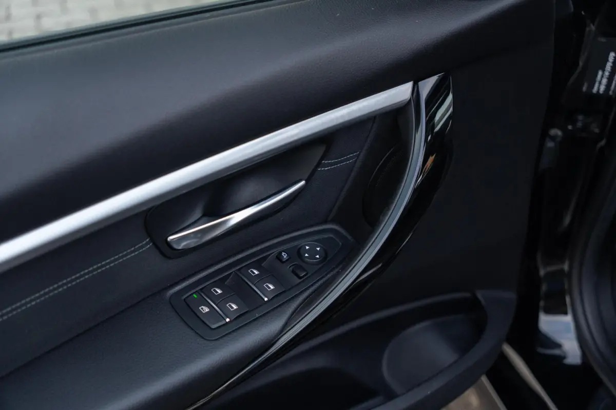 320d M Sport Edition|1ste Eig|Panoramadak|Trekhaak|LED|EURO 6|Automaat|Sportstoel|Dealer Onderhouden