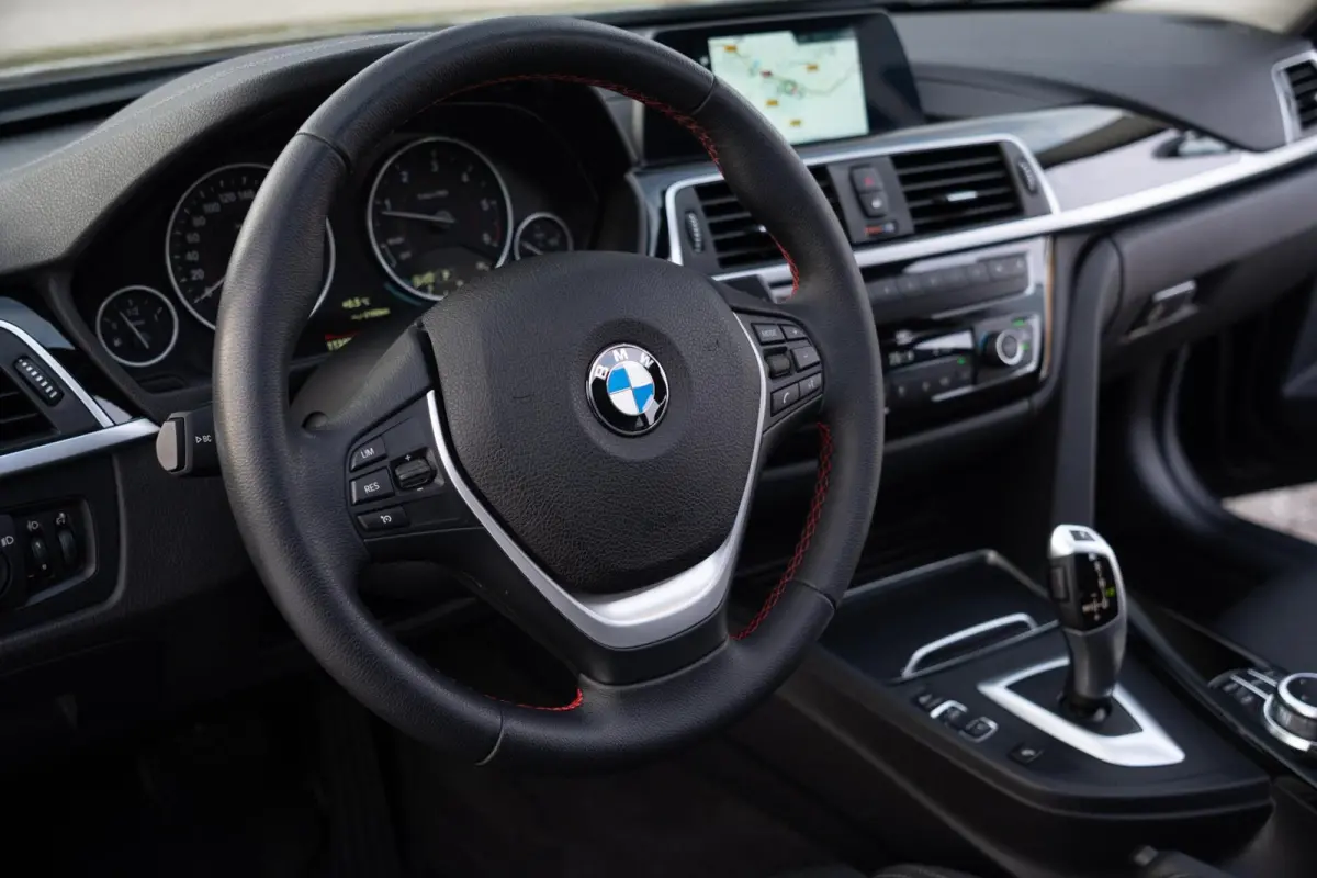 320d M Sport Edition|1ste Eig|Panoramadak|Trekhaak|LED|EURO 6|Automaat|Sportstoel|Dealer Onderhouden
