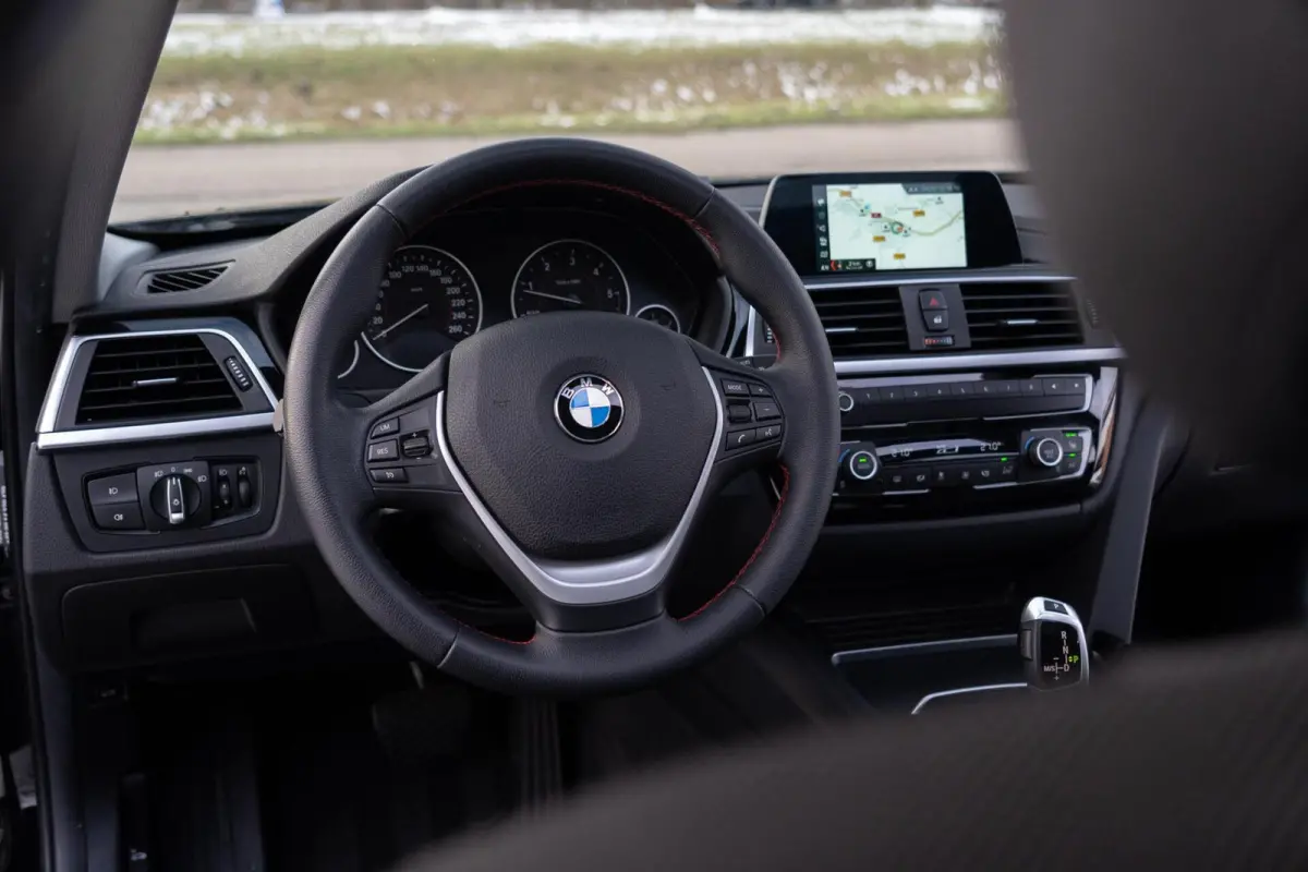 320d M Sport Edition|1ste Eig|Panoramadak|Trekhaak|LED|EURO 6|Automaat|Sportstoel|Dealer Onderhouden