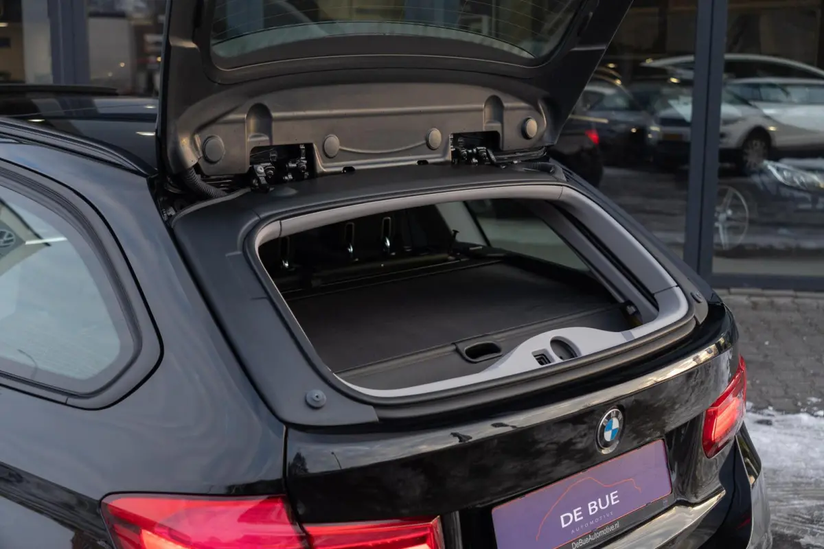 320d M Sport Edition|1ste Eig|Panoramadak|Trekhaak|LED|EURO 6|Automaat|Sportstoel|Dealer Onderhouden