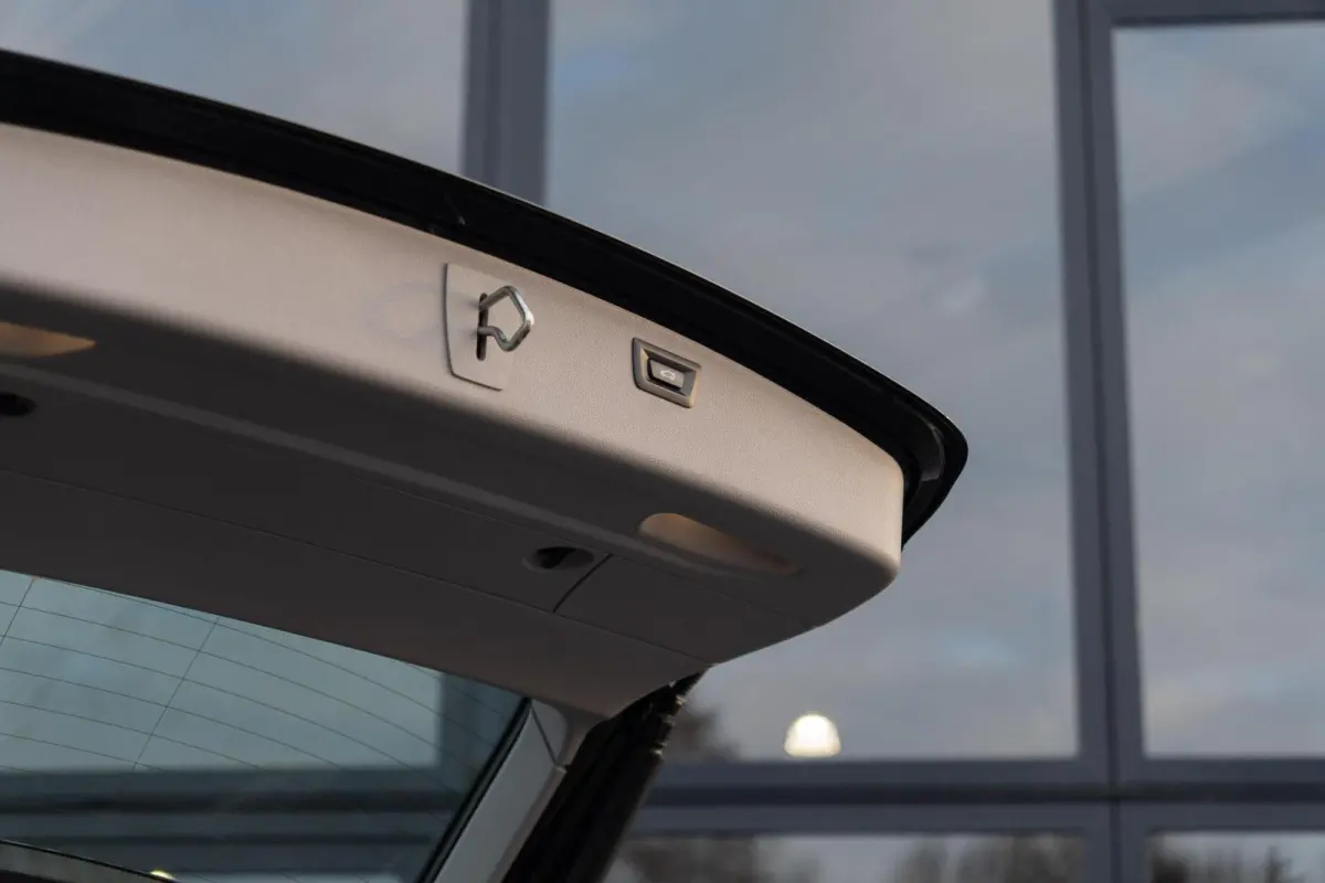 320d M Sport Edition|1ste Eig|Panoramadak|Trekhaak|LED|EURO 6|Automaat|Sportstoel|Dealer Onderhouden