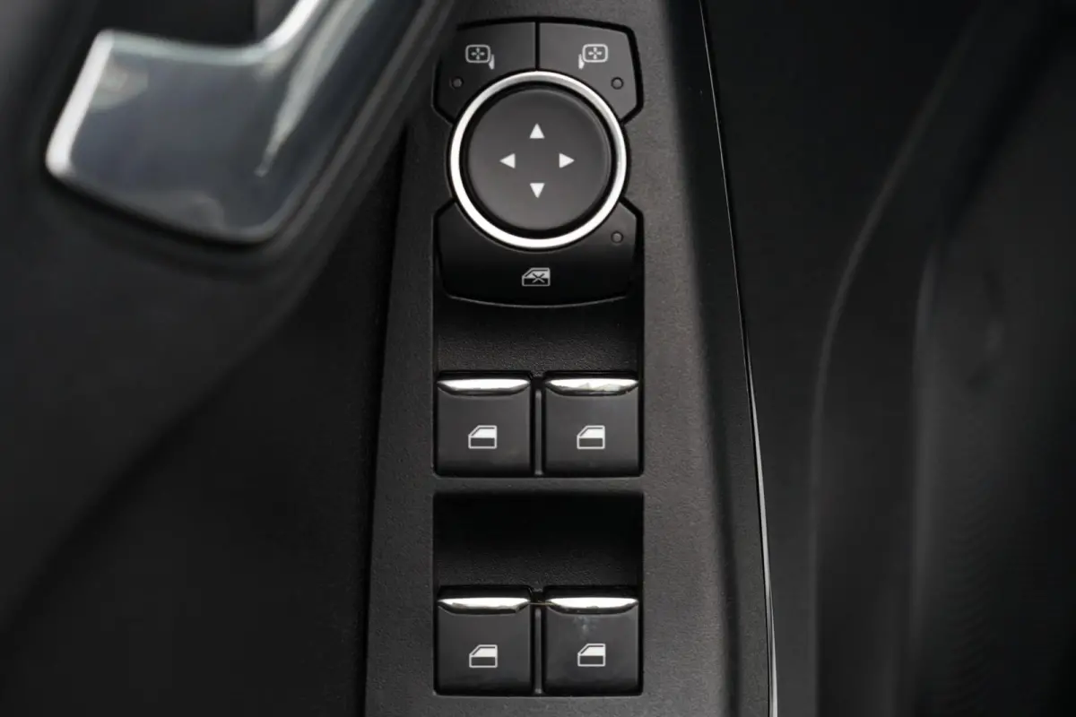 1.0 EcoBoost Connected, NL, trekh. CarPlay, cruise