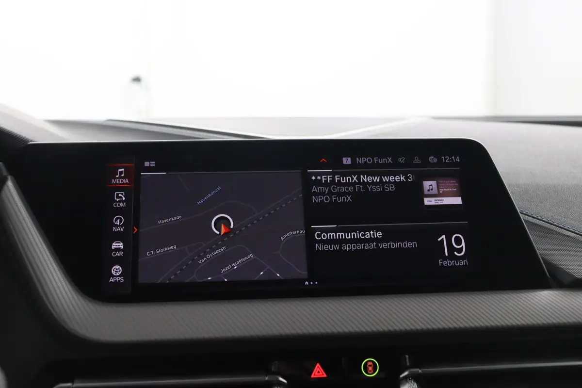 218i Business Edition | M-Sportpakket | HiFi | Adaptieve LED koplampen | M Koplampen Shadow Line |