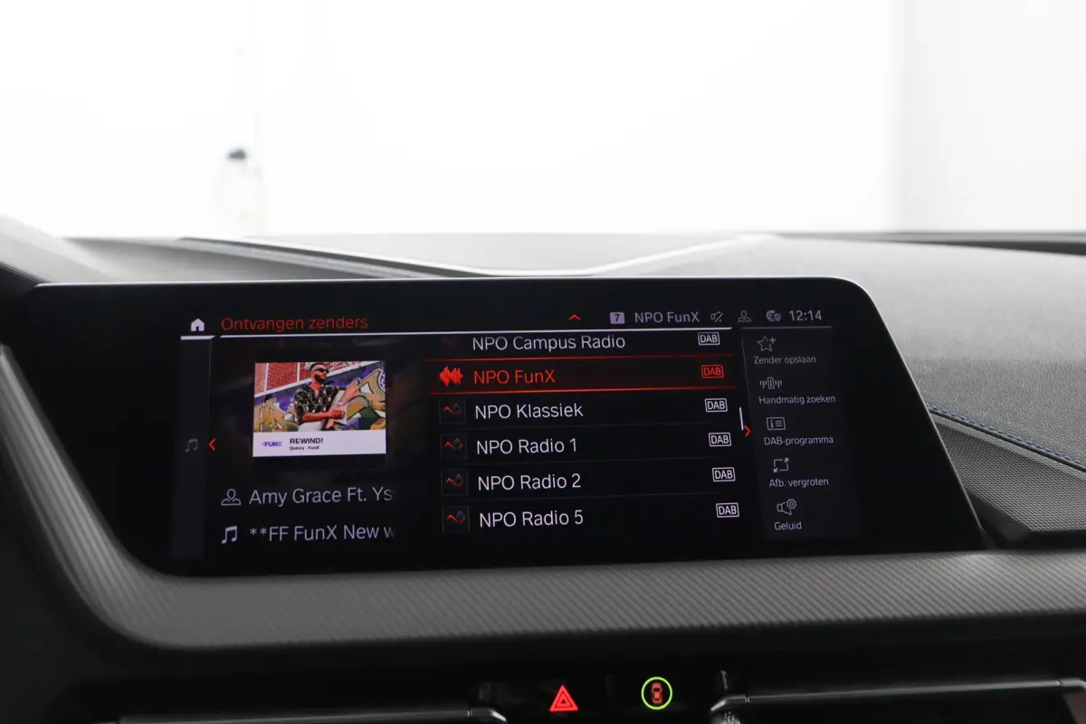 218i Business Edition | M-Sportpakket | HiFi | Adaptieve LED koplampen | M Koplampen Shadow Line |