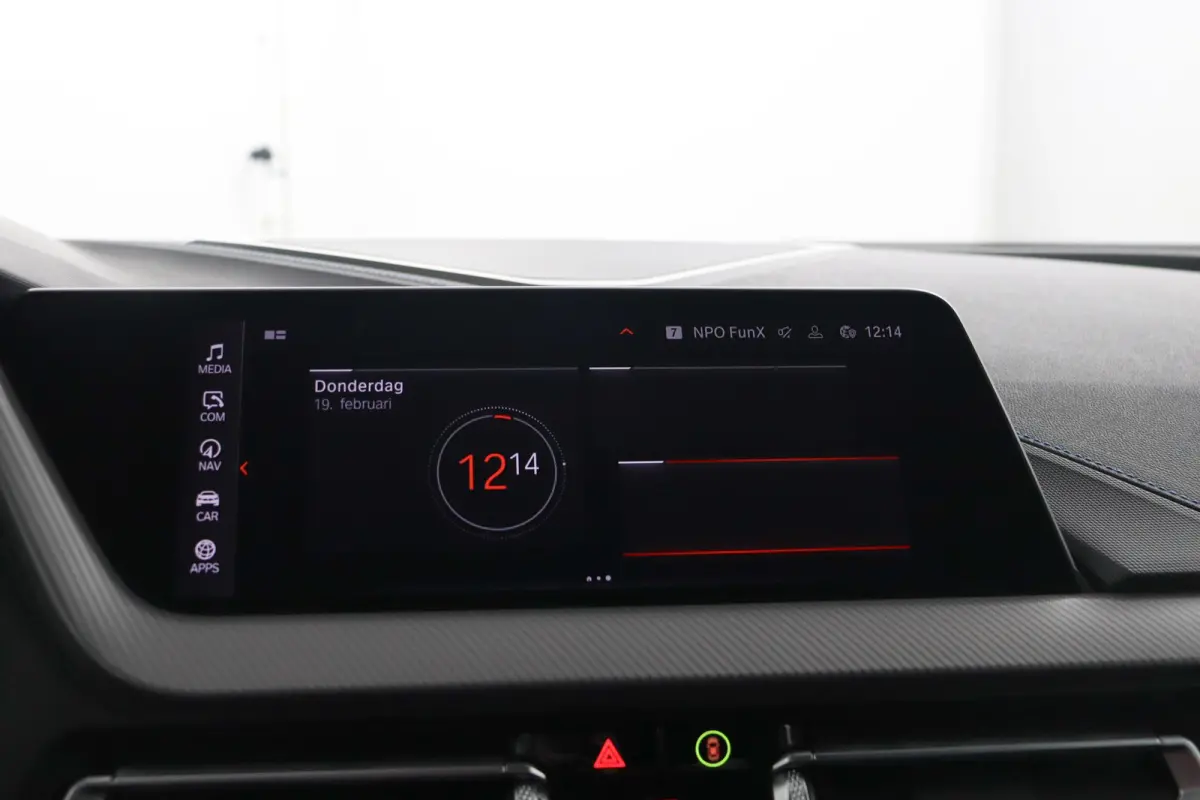 218i Business Edition | M-Sportpakket | HiFi | Adaptieve LED koplampen | M Koplampen Shadow Line |
