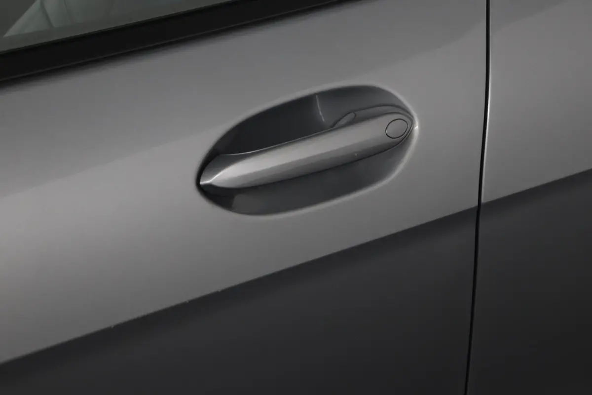 218i Business Edition | M-Sportpakket | HiFi | Adaptieve LED koplampen | M Koplampen Shadow Line |