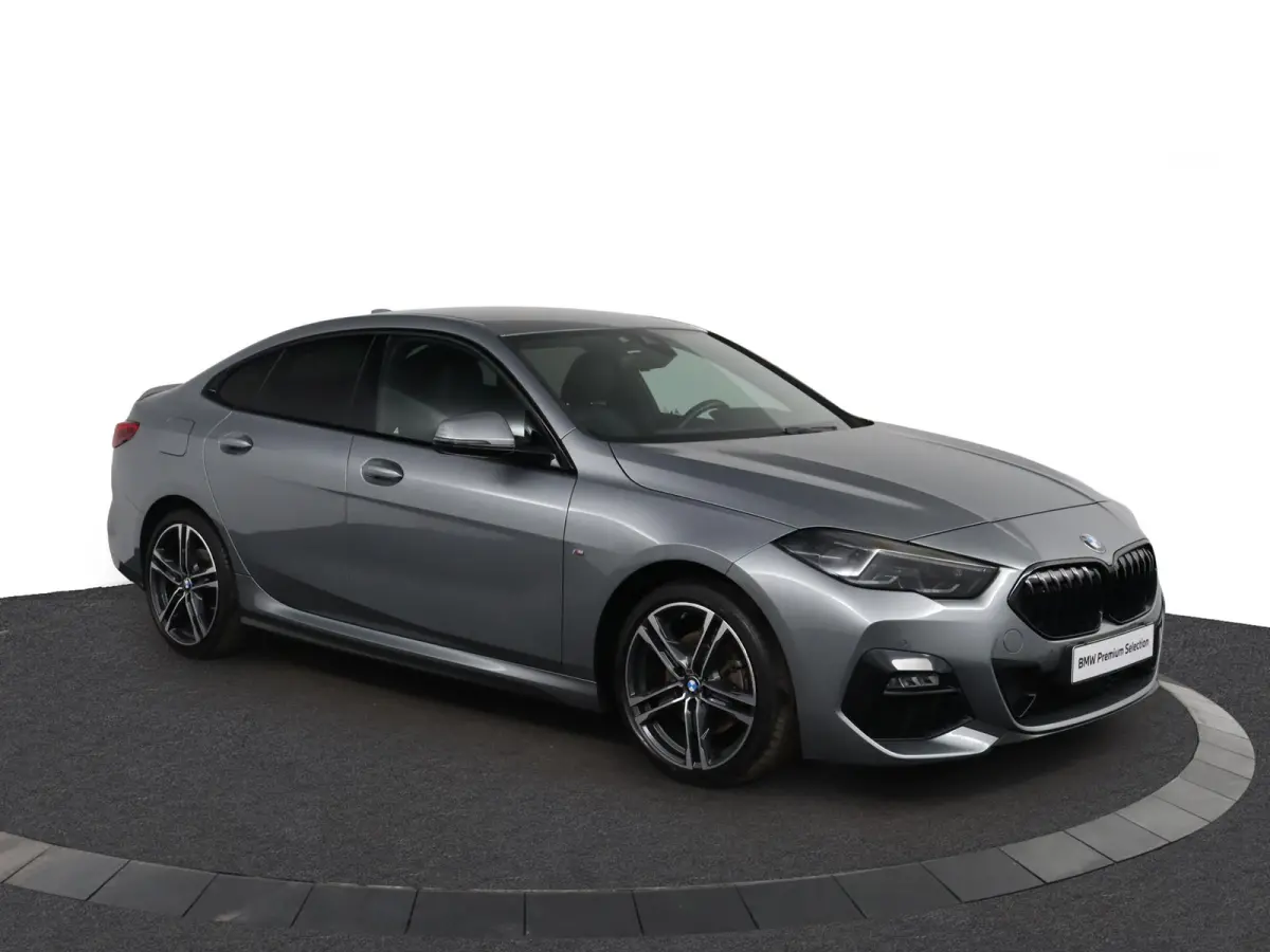 218i Business Edition | M-Sportpakket | HiFi | Adaptieve LED koplampen | M Koplampen Shadow Line |