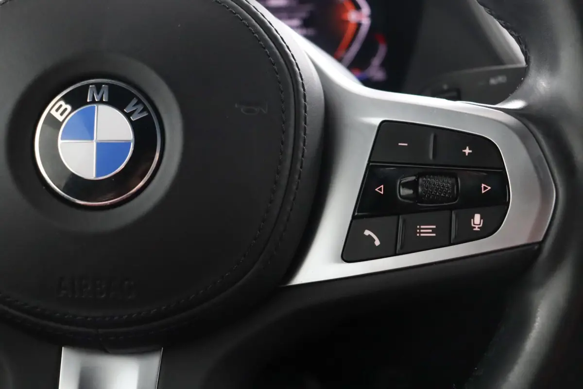 218i Business Edition | M-Sportpakket | HiFi | Adaptieve LED koplampen | M Koplampen Shadow Line |