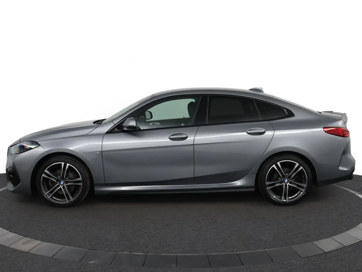 218i Business Edition | M-Sportpakket | HiFi | Adaptieve LED koplampen | M Koplampen Shadow Line |