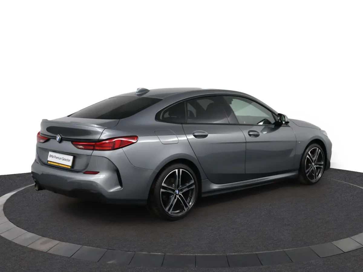 218i Business Edition | M-Sportpakket | HiFi | Adaptieve LED koplampen | M Koplampen Shadow Line |