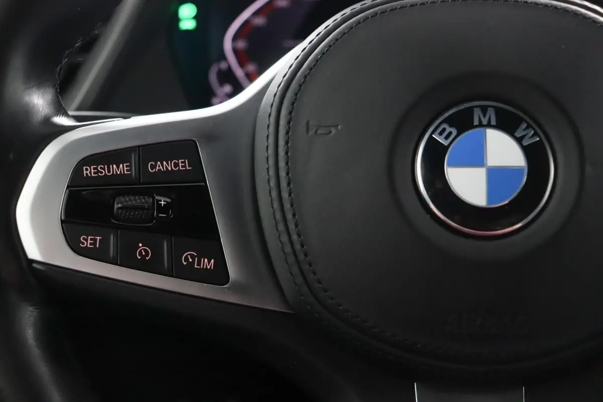218i Business Edition | M-Sportpakket | HiFi | Adaptieve LED koplampen | M Koplampen Shadow Line |