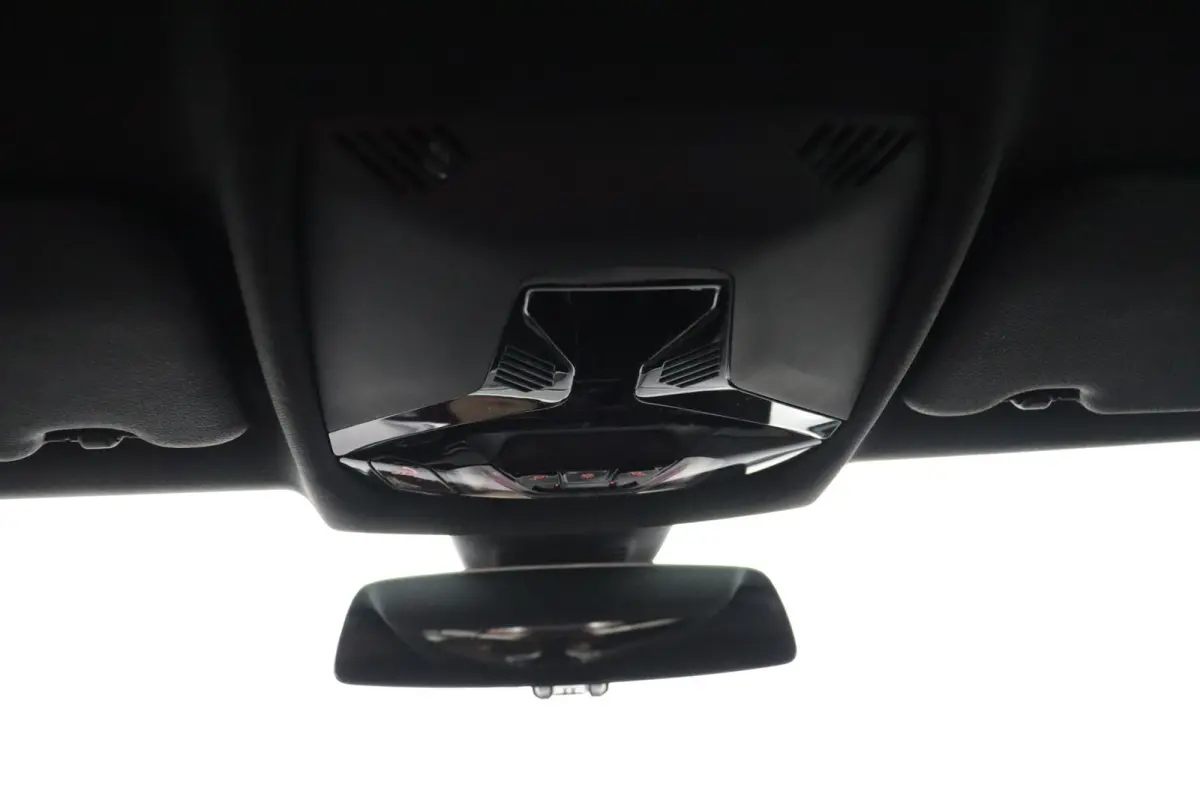 218i Business Edition | M-Sportpakket | HiFi | Adaptieve LED koplampen | M Koplampen Shadow Line |