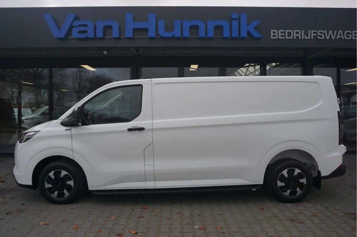 320L 2.5 PHEV Hybride 233PK JWR Edition PRIJS INCL. BPM !! 13" Navi, Adap. Cruise, Camera!! NR. HYB013