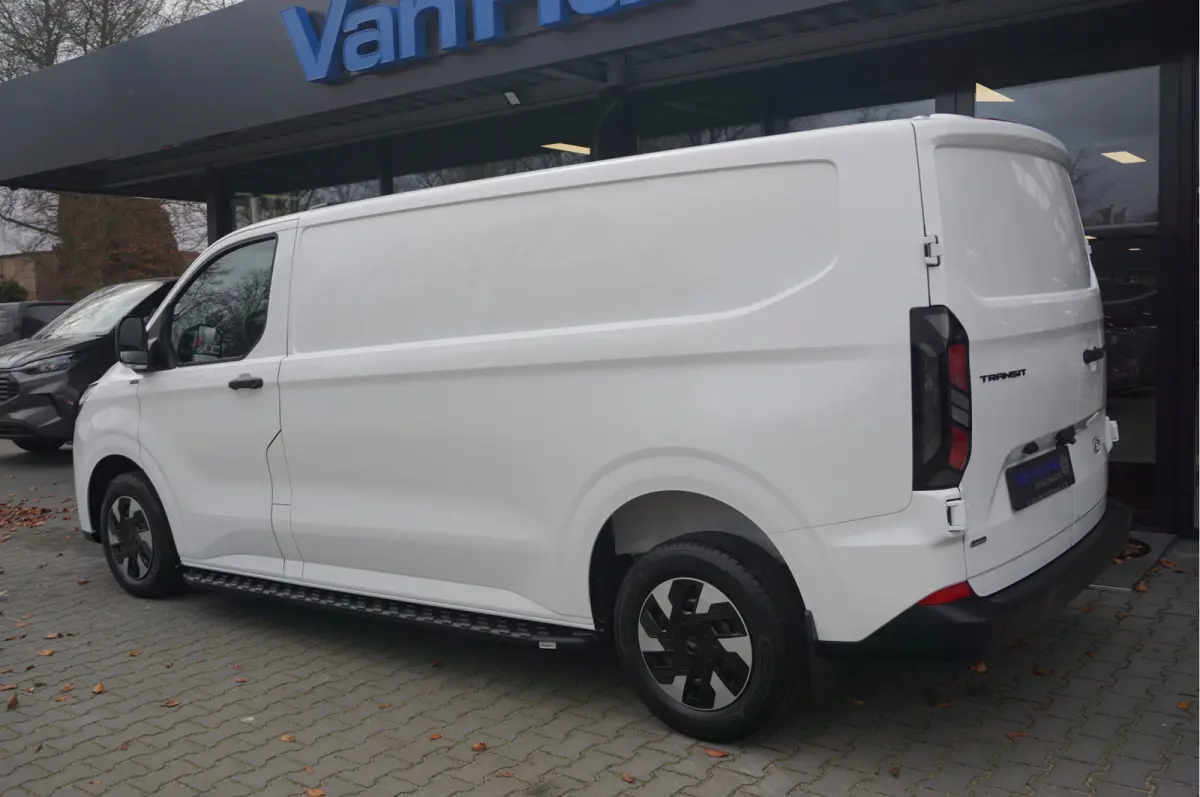 320L 2.5 PHEV Hybride 233PK JWR Edition PRIJS INCL. BPM !! 13" Navi, Adap. Cruise, Camera!! NR. HYB013