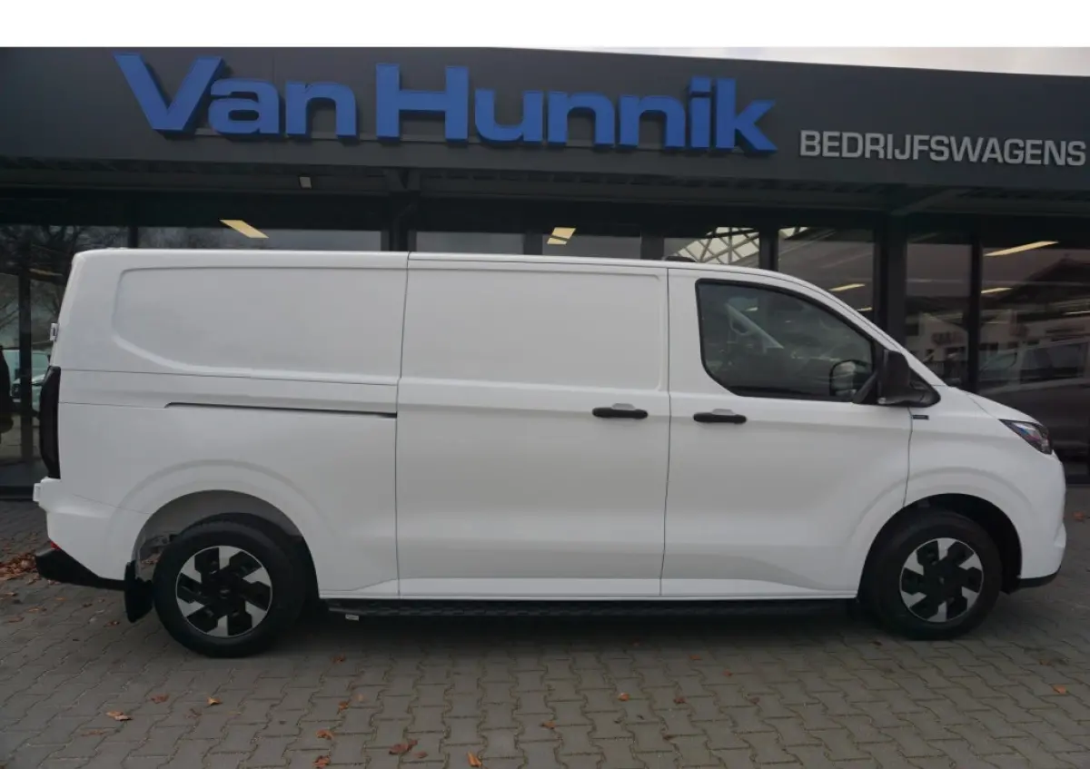 320L 2.5 PHEV Hybride 233PK JWR Edition PRIJS INCL. BPM !! 13" Navi, Adap. Cruise, Camera!! NR. HYB013