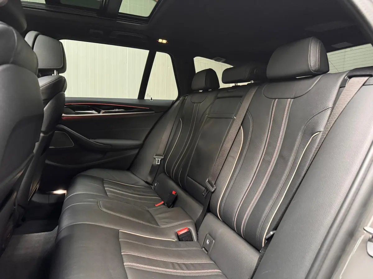 520i High Executive M-SPORT l PANO l HUD l H/K l 360 CAMERA l ORG.NL l ORG.NL l NAP l BTW