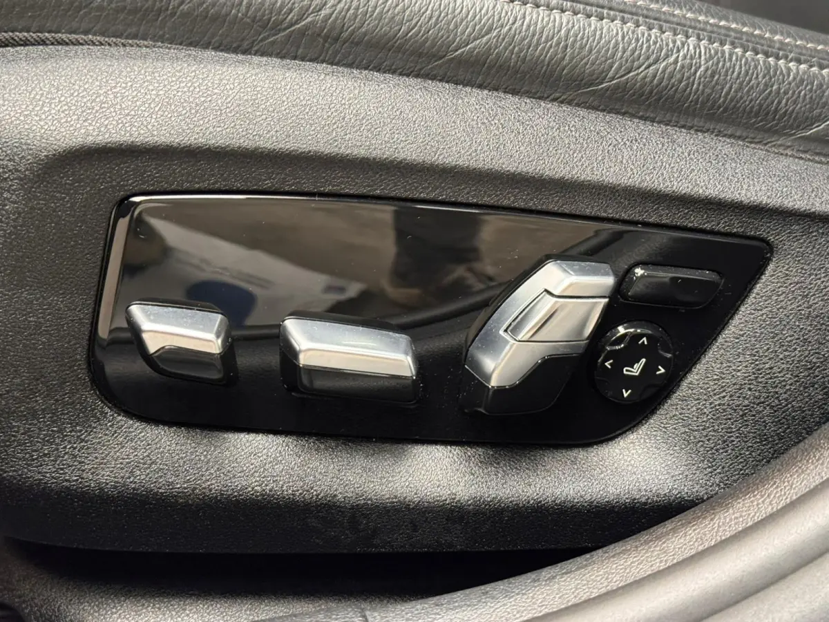 520i High Executive M-SPORT l PANO l HUD l H/K l 360 CAMERA l ORG.NL l ORG.NL l NAP l BTW