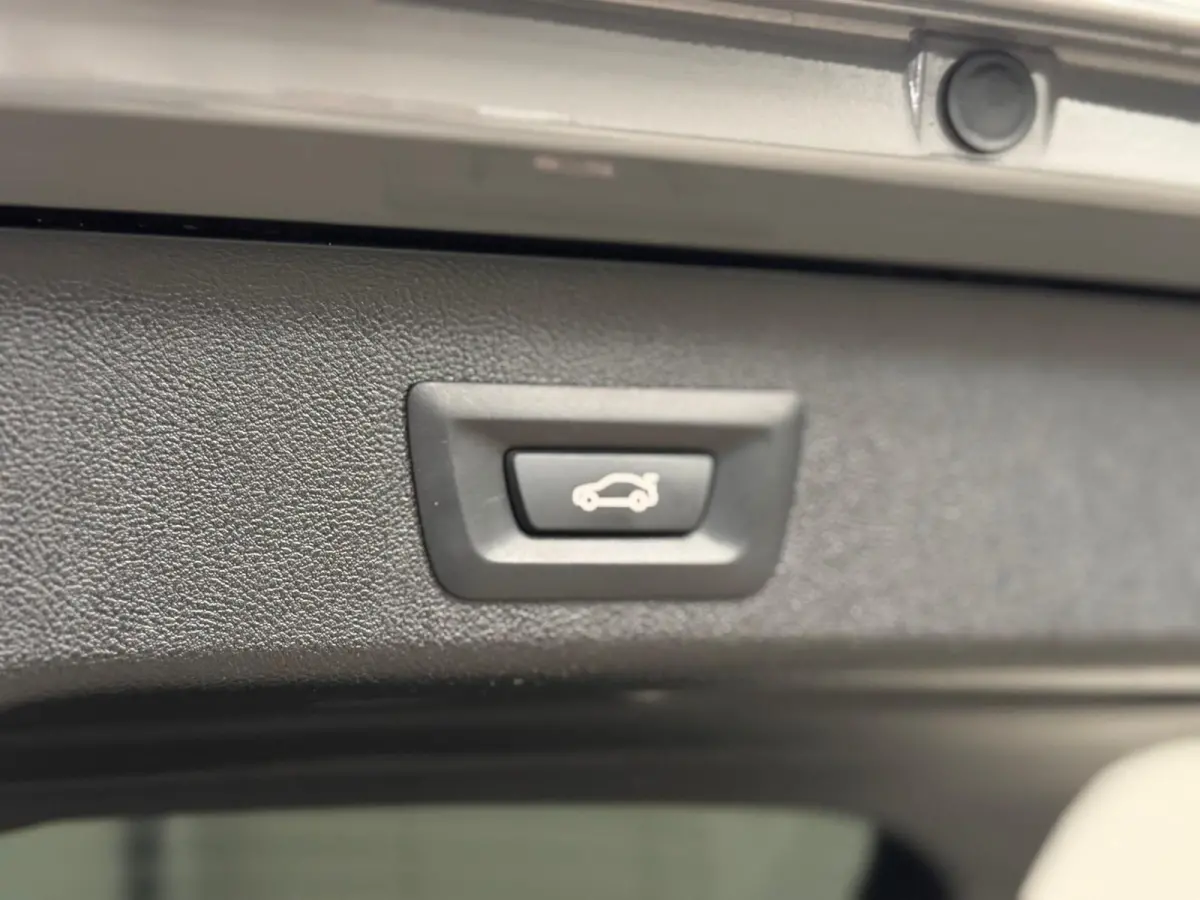 520i High Executive M-SPORT l PANO l HUD l H/K l 360 CAMERA l ORG.NL l ORG.NL l NAP l BTW