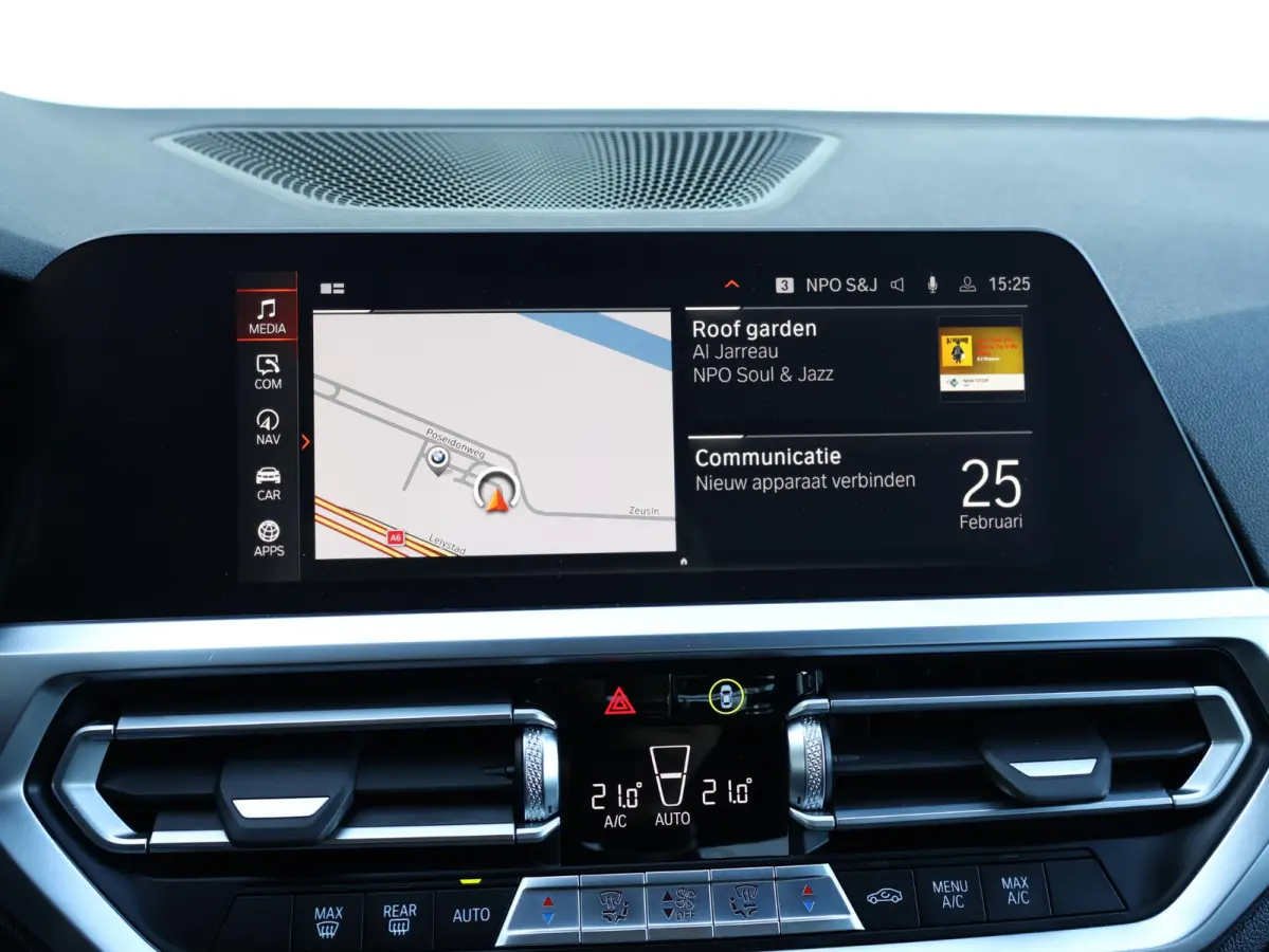 318i Executive Edition M Sport/ Live Cockpit Professional/ HiFi/ Cruise Control/ Sportstoelen/ 19 inch LM/ Getint Glas /