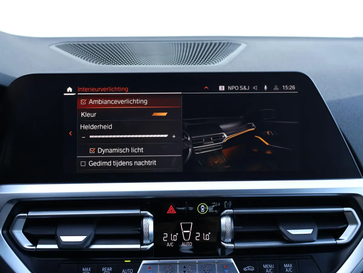 318i Executive Edition M Sport/ Live Cockpit Professional/ HiFi/ Cruise Control/ Sportstoelen/ 19 inch LM/ Getint Glas /