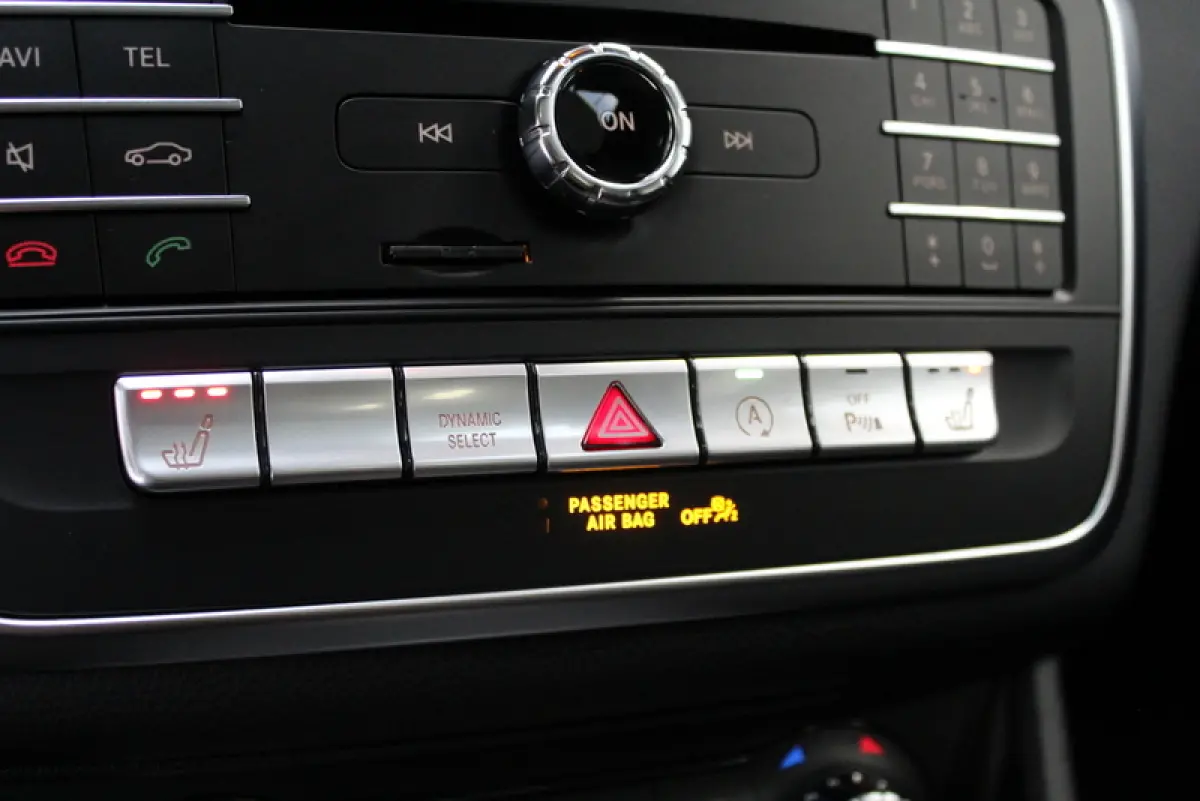 180 Business Solution AMG Night Upgrade 123PK, RIJKLAAR!! AUTOMAAT | PANORAMADAK | LEER/ALCANTARA | CAMERA