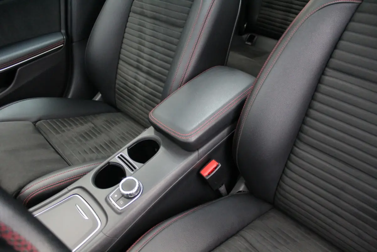 180 Business Solution AMG Night Upgrade 123PK, RIJKLAAR!! AUTOMAAT | PANORAMADAK | LEER/ALCANTARA | CAMERA