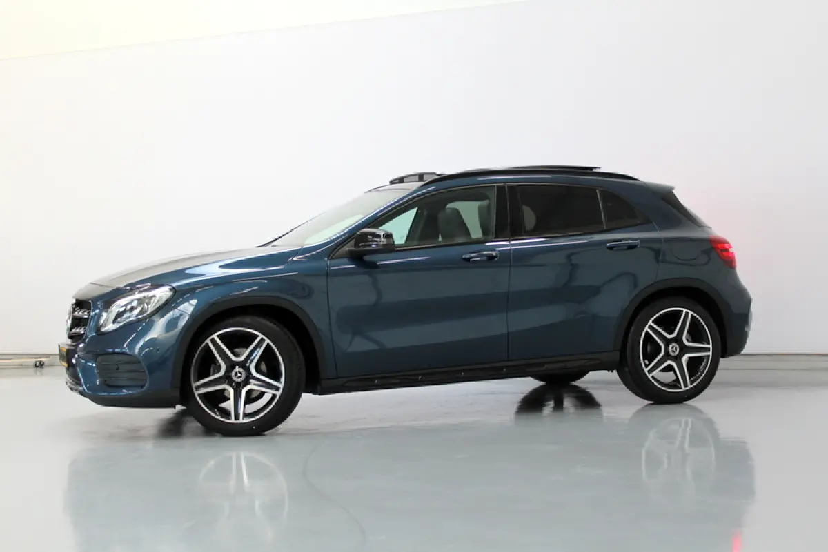 180 Business Solution AMG Night Upgrade 123PK, RIJKLAAR!! AUTOMAAT | PANORAMADAK | LEER/ALCANTARA | CAMERA