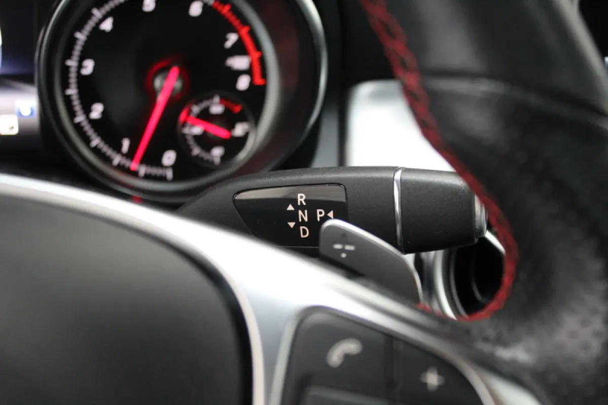 180 Business Solution AMG Night Upgrade 123PK, RIJKLAAR!! AUTOMAAT | PANORAMADAK | LEER/ALCANTARA | CAMERA