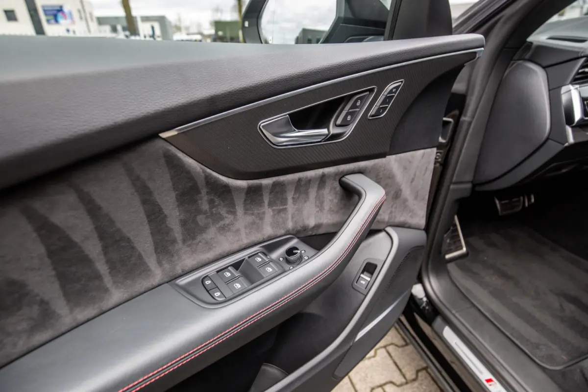 RSQ8 4.0 TFSI quattro