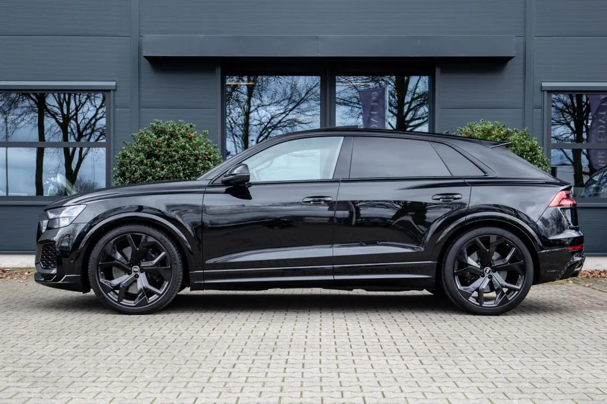 RSQ8 4.0 TFSI quattro