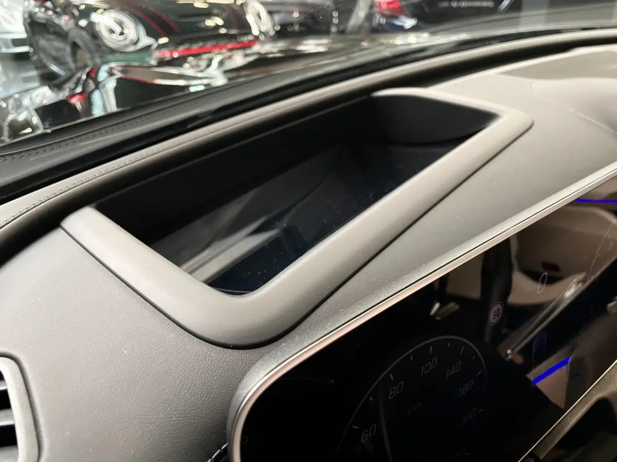 200 AMG Line HUD NAVI 204PK