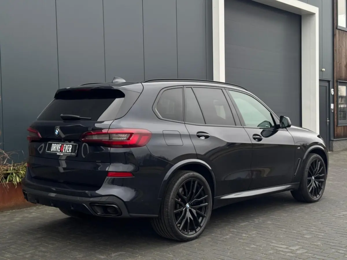 xDrive40d M PACK PANO KUIPSTOELEN LEDER LED NAVI CAMERA
