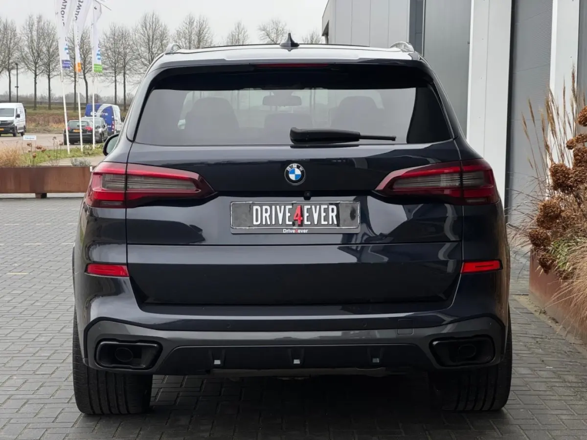 xDrive40d M PACK PANO KUIPSTOELEN LEDER LED NAVI CAMERA