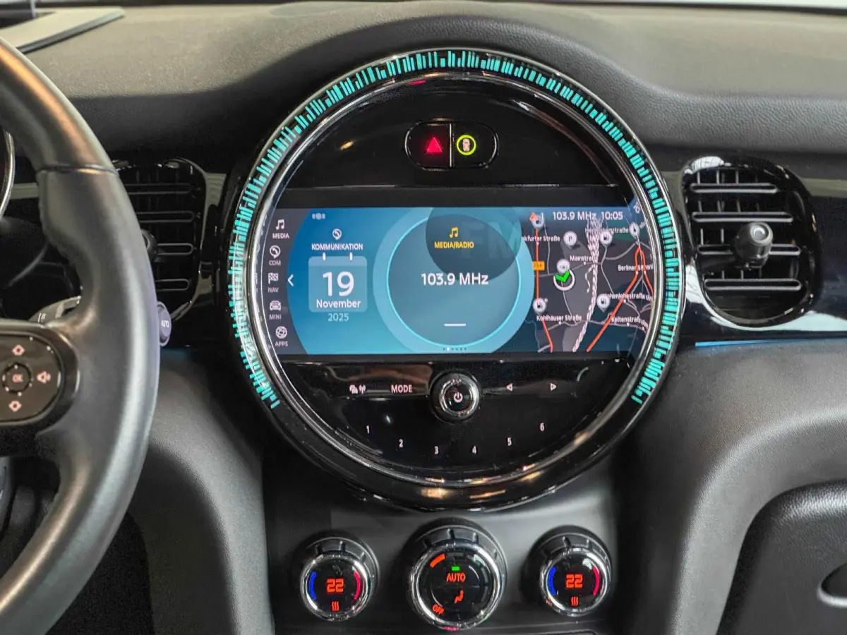1.5 Steptr.Aut.-7 ** LED, NAVI+, PANORAMA, HuD, HALF-LEDER, KEYLESS, CAMERA ** 1e EIG - UNFALLFREI ** ** INFORMEER OOK NAAR ONZE AANTREKKELIJKE FINANCIAL-LEASE TARIEVEN **