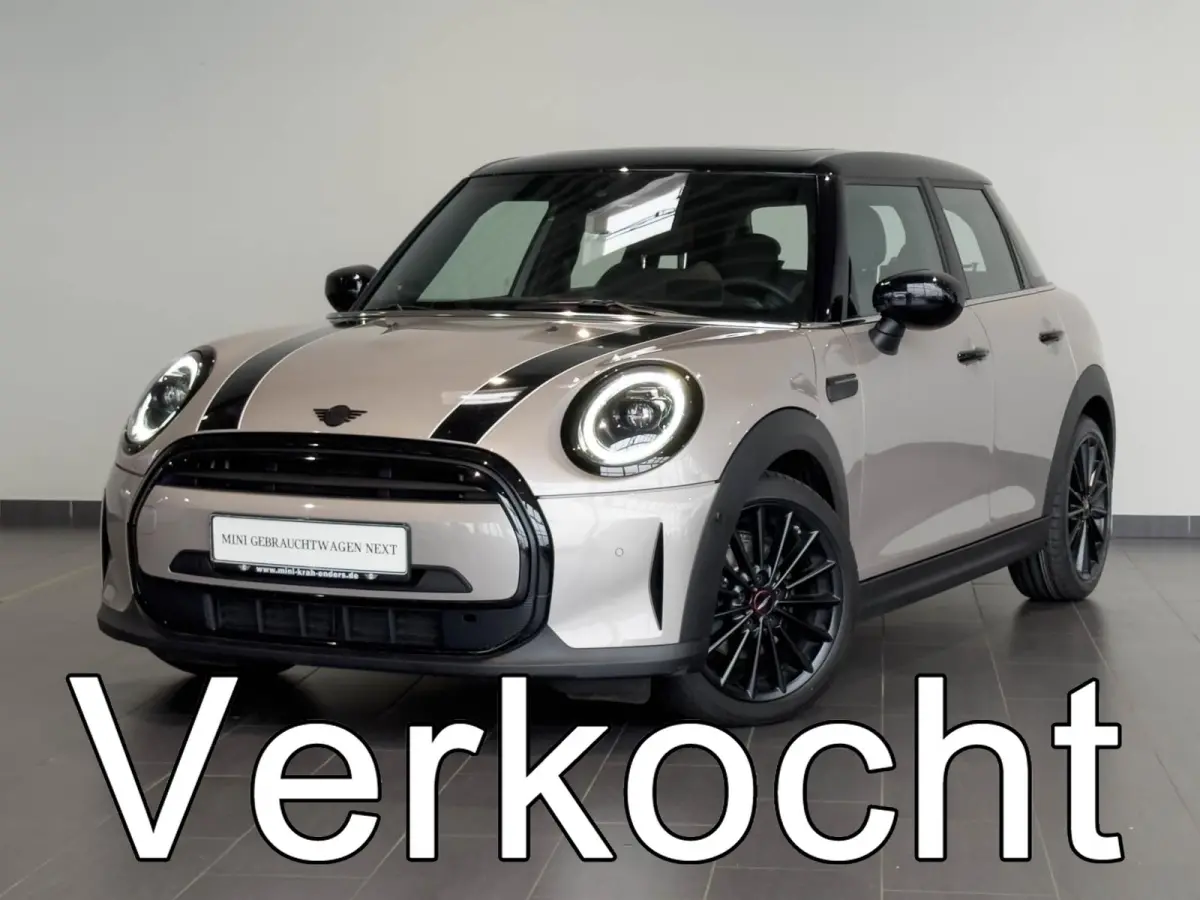 1.5 Steptr.Aut.-7 ** LED, NAVI+, PANORAMA, HuD, HALF-LEDER, KEYLESS, CAMERA ** 1e EIG - UNFALLFREI ** ** INFORMEER OOK NAAR ONZE AANTREKKELIJKE FINANCIAL-LEASE TARIEVEN **