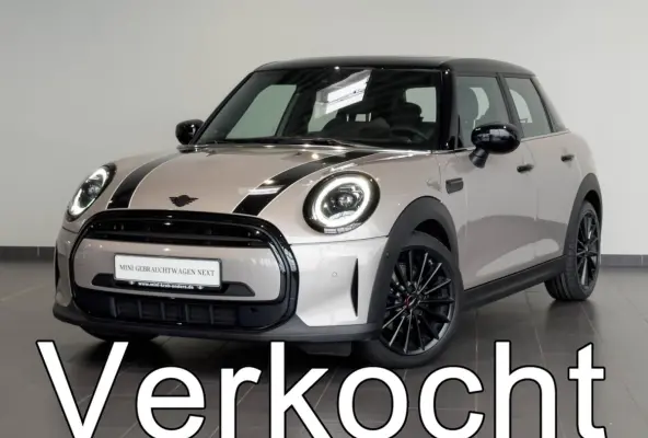 1.5 Steptr.Aut.-7 ** LED, NAVI+, PANORAMA, HuD, HALF-LEDER, KEYLESS, CAMERA ** 1e EIG - UNFALLFREI ** ** INFORMEER OOK NAAR ONZE AANTREKKELIJKE FINANCIAL-LEASE TARIEVEN **