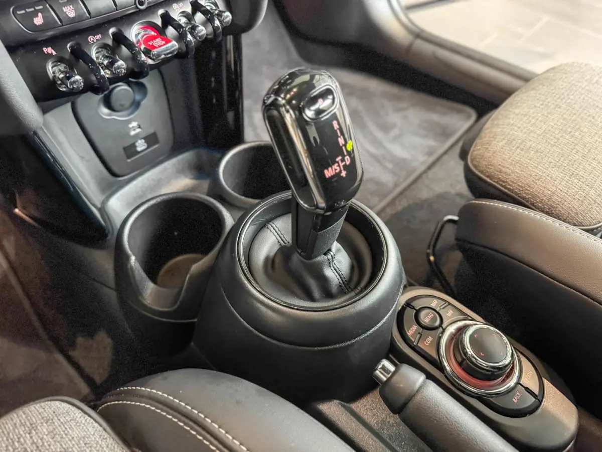 1.5 Steptr.Aut.-7 ** LED, NAVI+, PANORAMA, HuD, HALF-LEDER, KEYLESS, CAMERA ** 1e EIG - UNFALLFREI ** ** INFORMEER OOK NAAR ONZE AANTREKKELIJKE FINANCIAL-LEASE TARIEVEN **