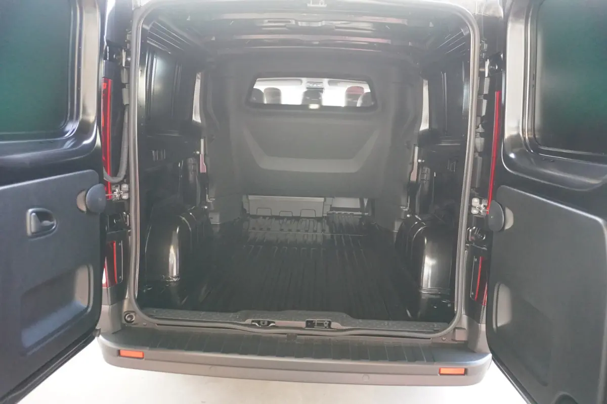 2.0 Bleu dCi EDC 170PK L2H1 Red Edition DubbelCabine Automaat Nr. V079 |  Climate | Navi | Camera | Schuifdeur L/R