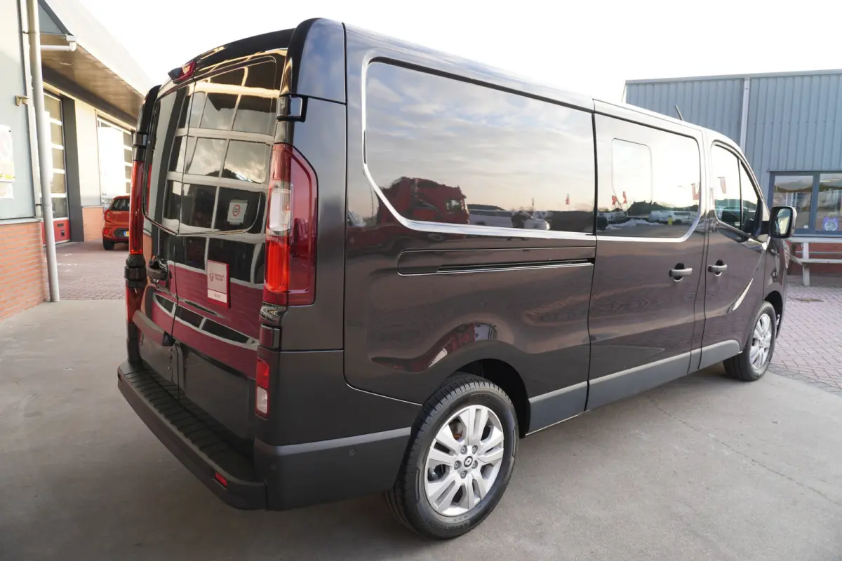 2.0 Bleu dCi EDC 170PK L2H1 Red Edition DubbelCabine Automaat Nr. V079 |  Climate | Navi | Camera | Schuifdeur L/R