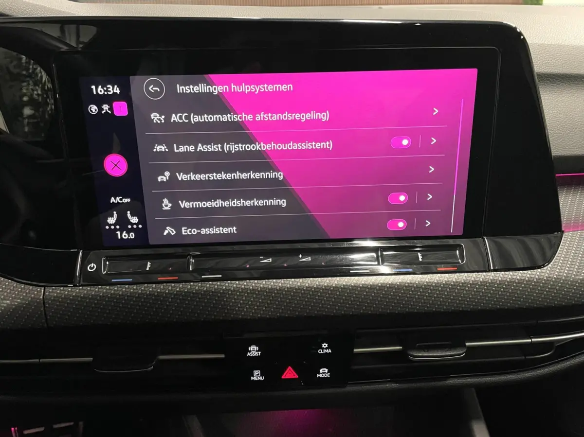 1.5 eTSI 2x R-Line/ Cam/ IQ LED/ Pano/ Harman/Kardon