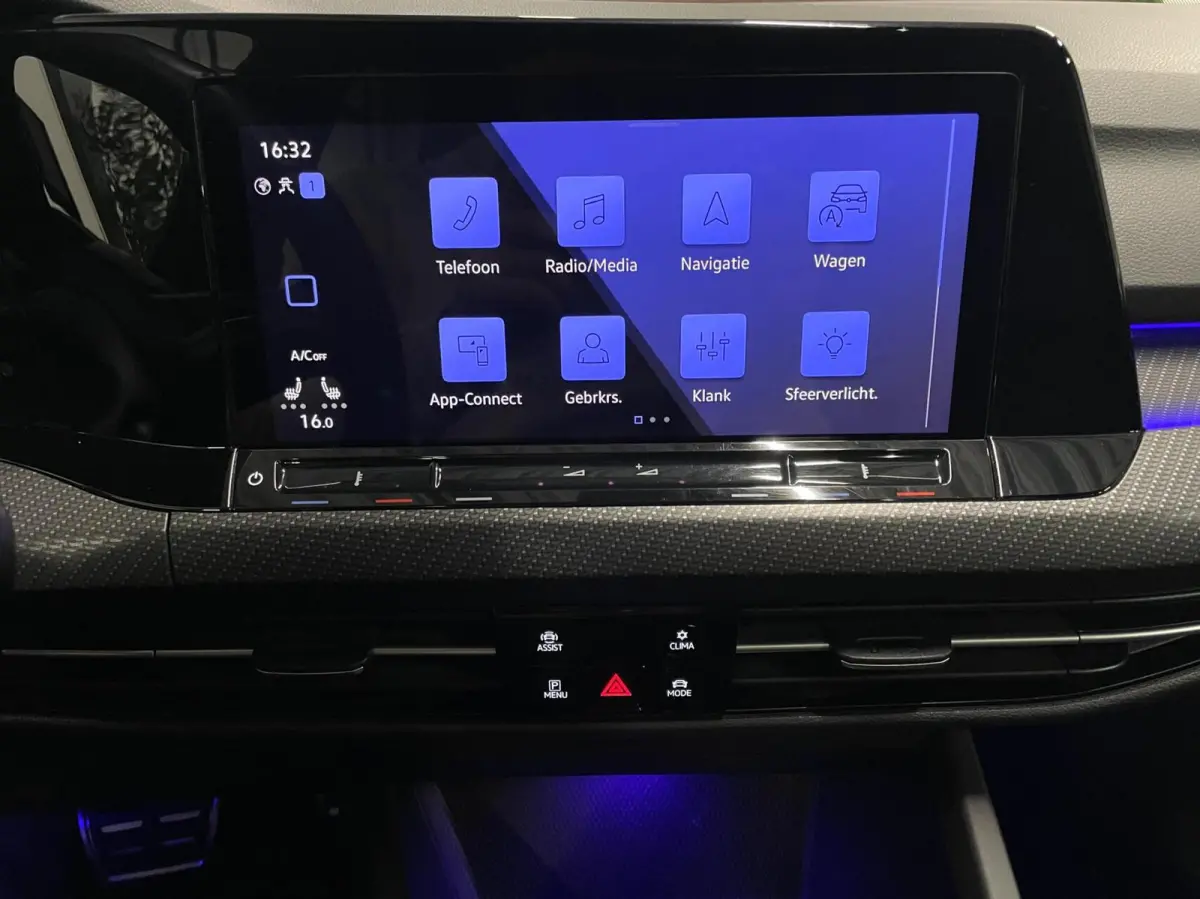 1.5 eTSI 2x R-Line/ Cam/ IQ LED/ Pano/ Harman/Kardon